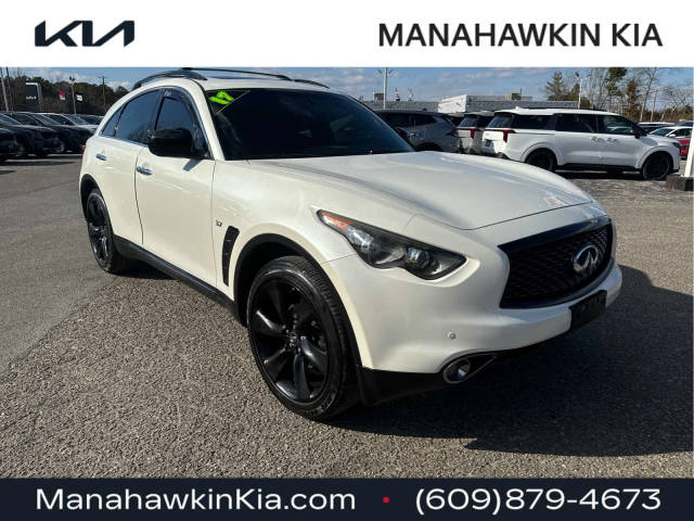 2017 Infiniti QX70  AWD photo