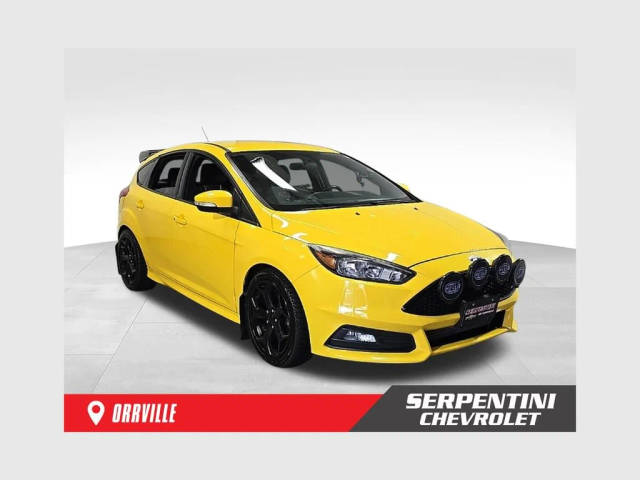 2017 Ford Focus ST FWD photo