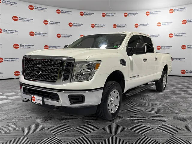 2017 Nissan Titan XD SV 4WD photo