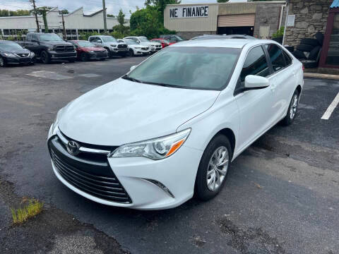 2017 Toyota Camry LE FWD photo