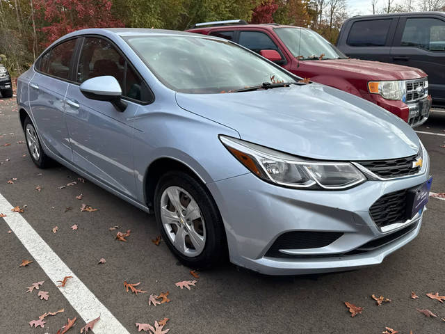 2017 Chevrolet Cruze LS FWD photo