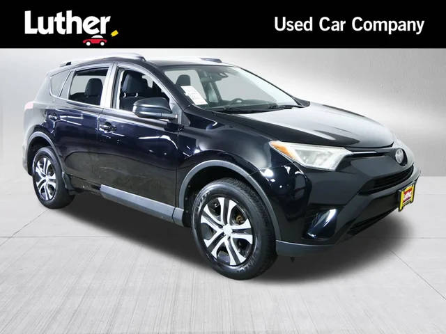 2017 Toyota RAV4 LE AWD photo