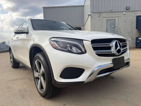 2017 Mercedes-Benz GLC-Class GLC 300 AWD photo