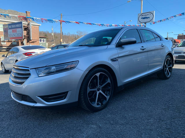 2017 Ford Taurus SEL AWD photo