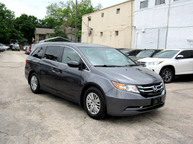 2017 Honda Odyssey LX FWD photo