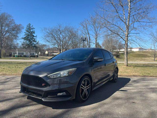 2017 Ford Focus ST FWD photo