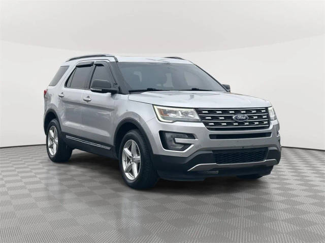2017 Ford Explorer XLT 4WD photo