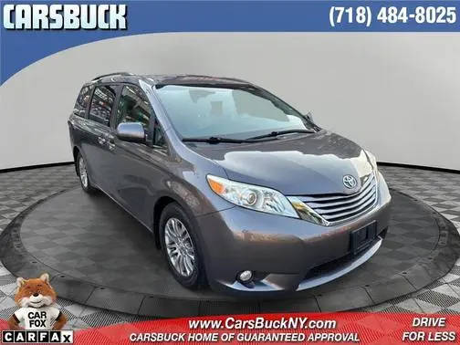2017 Toyota Sienna XLE FWD photo