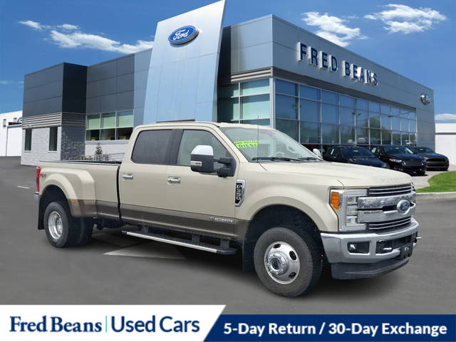 2017 Ford F-350 Super Duty Lariat 4WD photo