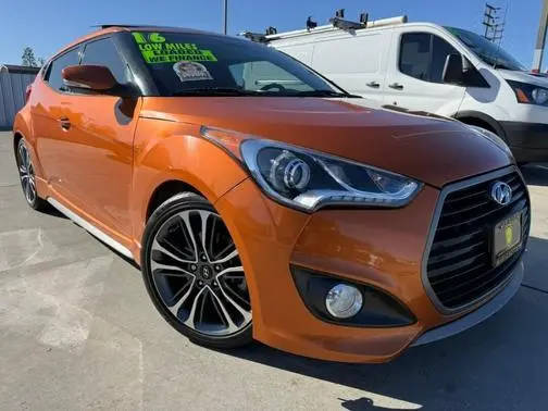2016 Hyundai Veloster Turbo FWD photo