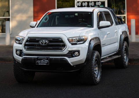 2017 Toyota Tacoma SR5 4WD photo
