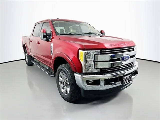 2017 Ford F-250 Super Duty Lariat 4WD photo