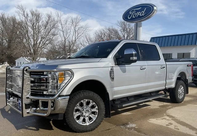 2017 Ford F-250 Super Duty Lariat 4WD photo