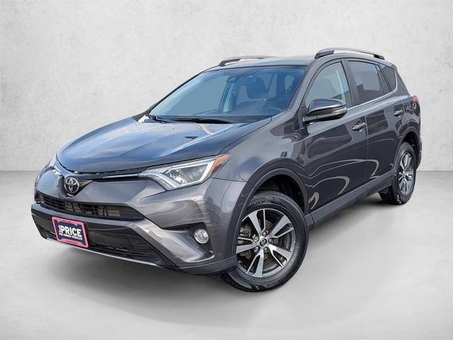 2017 Toyota RAV4 XLE AWD photo