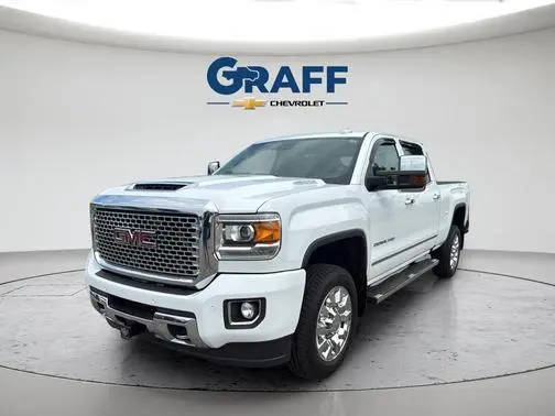 2017 GMC Sierra 2500HD Denali 4WD photo
