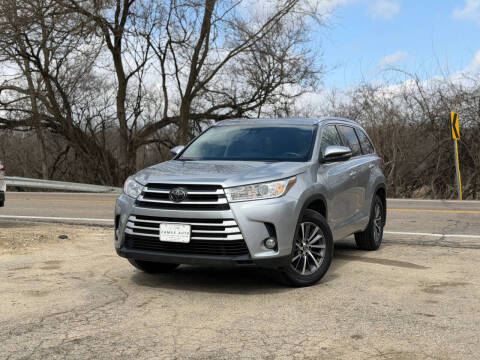 2017 Toyota Highlander XLE AWD photo