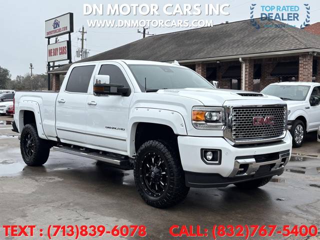 2017 GMC Sierra 2500HD Denali 4WD photo