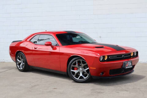 2017 Dodge Challenger SXT Plus RWD photo