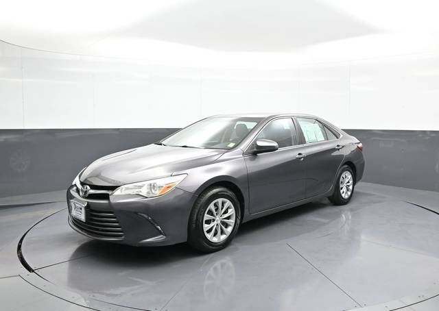 2016 Toyota Camry LE FWD photo