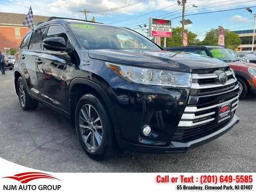 2017 Toyota Highlander XLE AWD photo