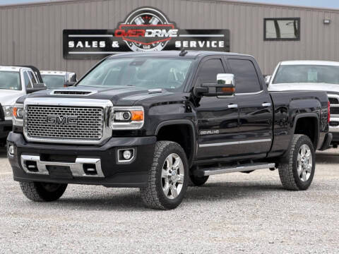 2017 GMC Sierra 2500HD Denali 4WD photo
