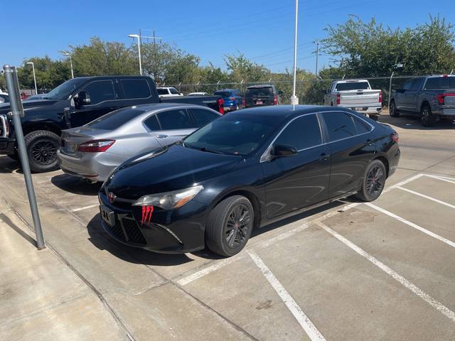 2017 Toyota Camry SE FWD photo