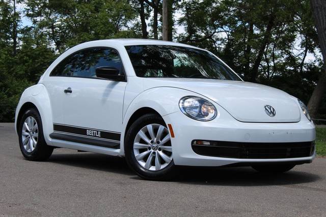 2016 Volkswagen Beetle 1.8T Classic FWD photo
