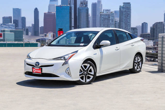 2017 Toyota Prius Four Touring FWD photo
