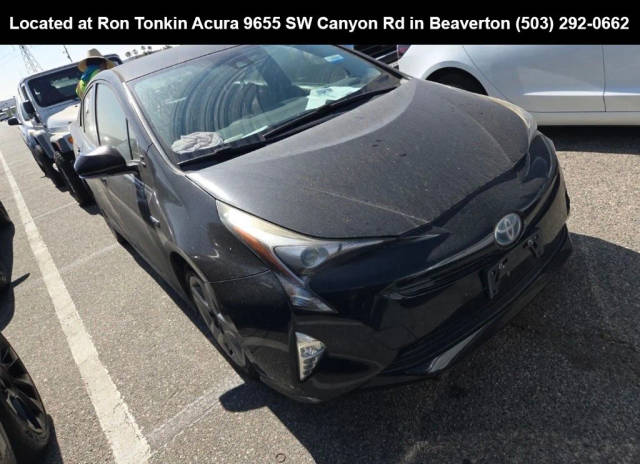 2017 Toyota Prius Three Touring FWD photo