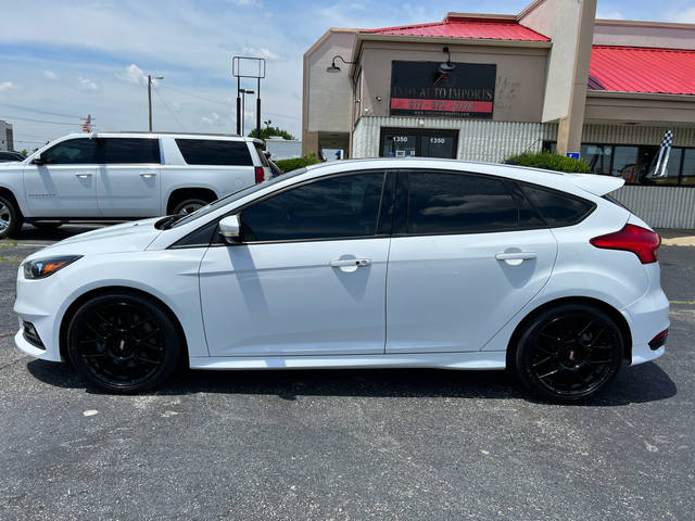 2017 Ford Focus ST FWD photo