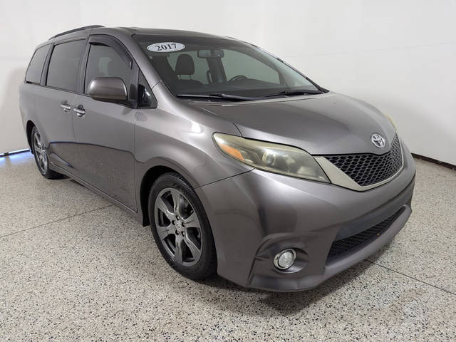 2017 Toyota Sienna SE Premium FWD photo