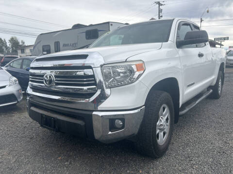 2017 Toyota Tundra SR5 4WD photo