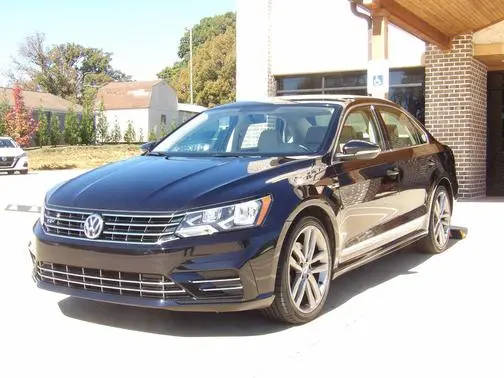 2017 Volkswagen Passat R-Line w/Comfort Pkg FWD photo