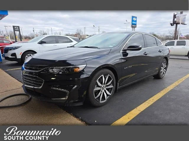 2017 Chevrolet Malibu LT FWD photo