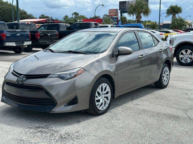 2017 Toyota Corolla LE FWD photo