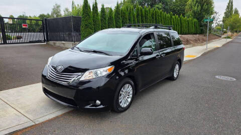 2017 Toyota Sienna XLE FWD photo