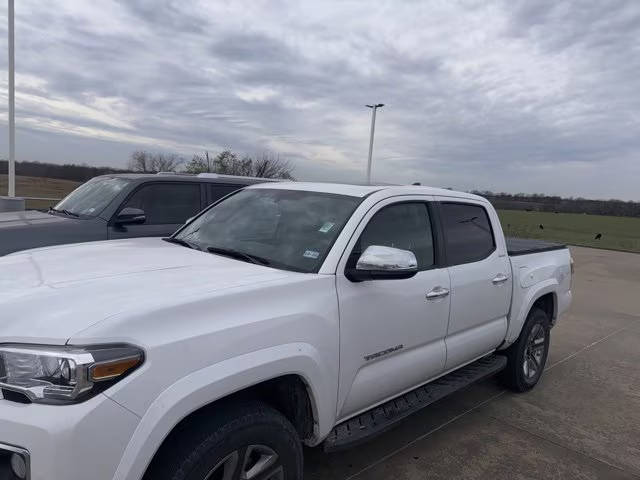 2017 Toyota Tacoma Limited RWD photo