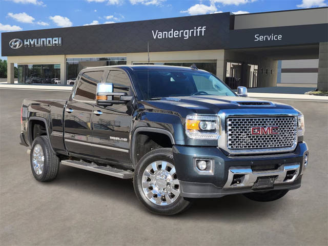 2017 GMC Sierra 2500HD Denali 4WD photo