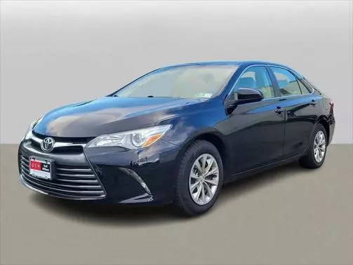 2016 Toyota Camry LE FWD photo