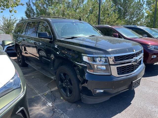 2017 Chevrolet Suburban LT 4WD photo