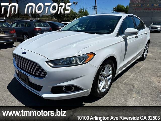 2016 Ford Fusion SE FWD photo