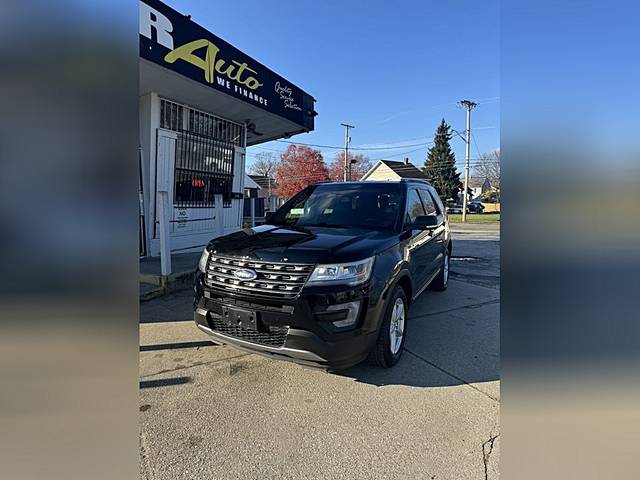 2017 Ford Explorer XLT 4WD photo