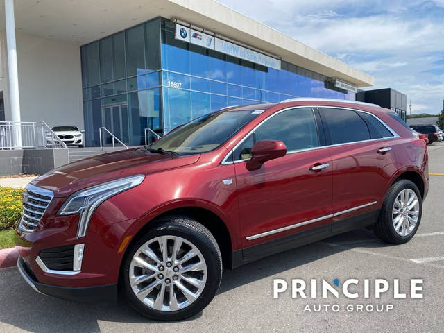 2017 Cadillac XT5 Platinum AWD AWD photo