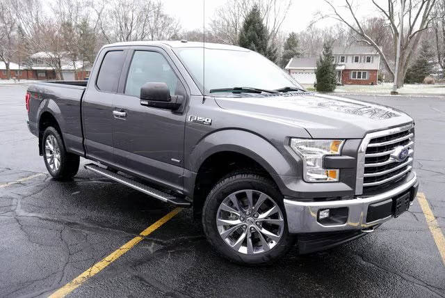 2017 Ford F-150 XLT 4WD photo