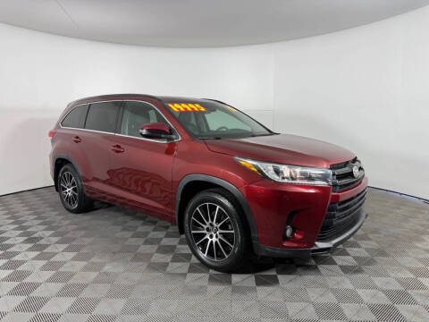 2017 Toyota Highlander SE FWD photo