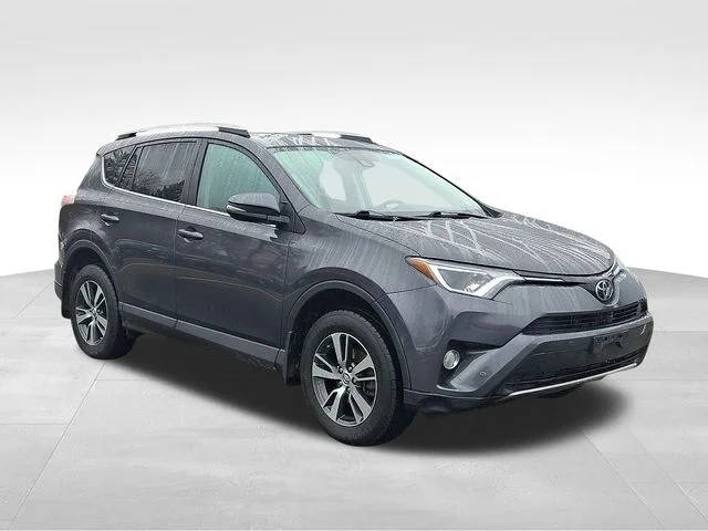 2017 Toyota RAV4 XLE AWD photo