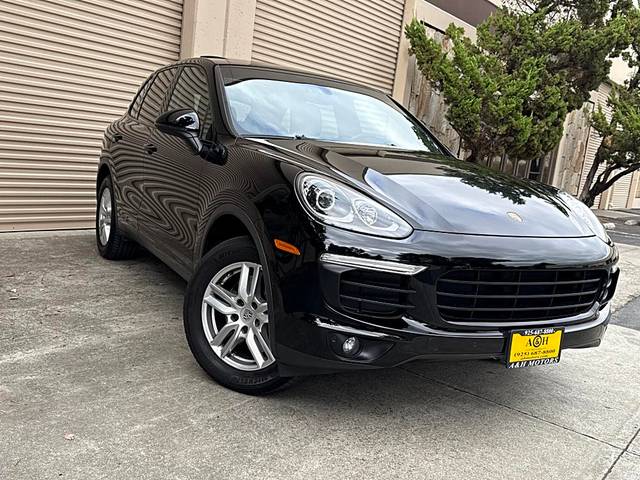 2017 Porsche Cayenne  AWD photo
