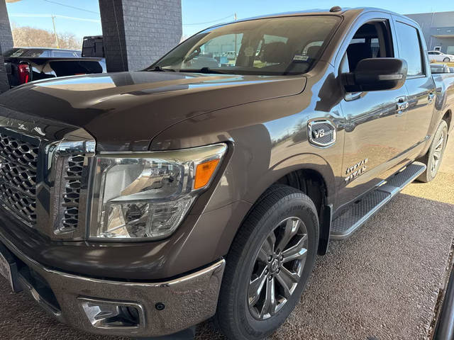 2017 Nissan Titan SV RWD photo