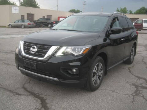 2017 Nissan Pathfinder SV 4WD photo