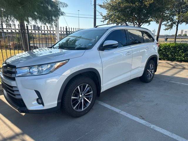 2017 Toyota Highlander XLE FWD photo